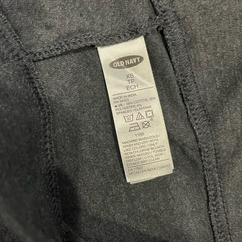 🎀NWT Gray Leggings - Picture 4 of 5